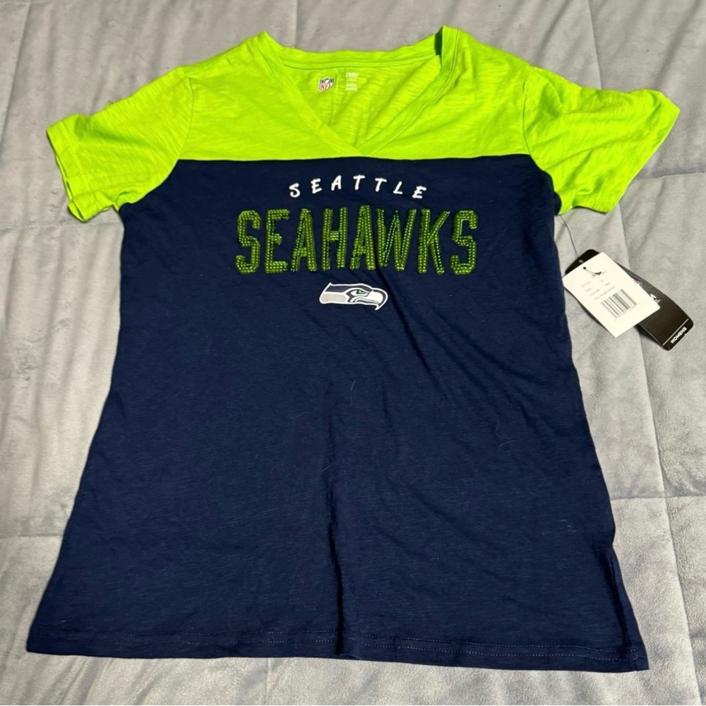 NWT Seattle Seahawks V-neck T shirt size small